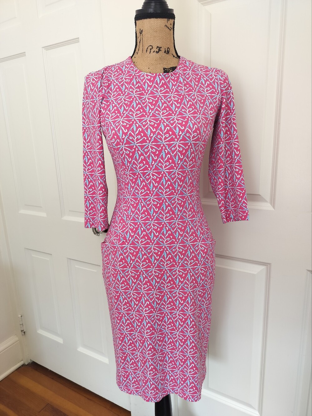 J. McLaughlin Catalina Pink Geometric Midi Sheath Dress 3/4 Sleeves